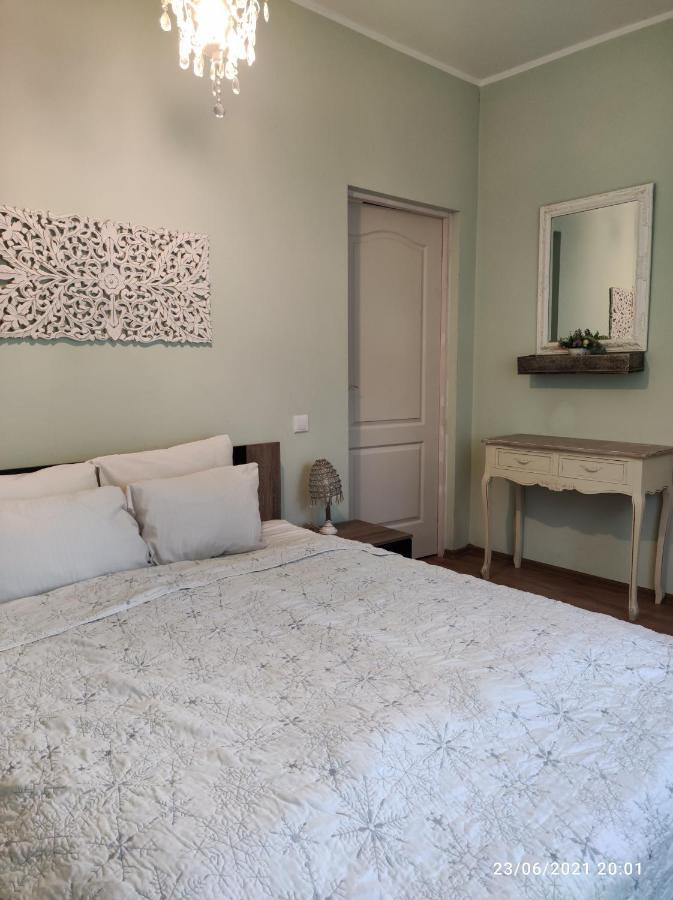 Boutigue City House With Terrace And Garden Free Parking Рига Екстер'єр фото